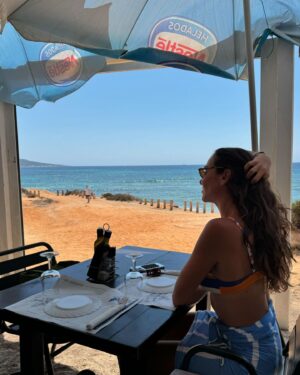 Vanessa Martins Instagram - Vim para a minha ilha preferida com a minha pessoa preferida. Que felicidade ter tudo o que preciso para ser feliz na mesma pessoa. Os dias são quentes como a noite. A temperatura da água é sempre incrível…Formentera é uma ilha mágica. ❤️