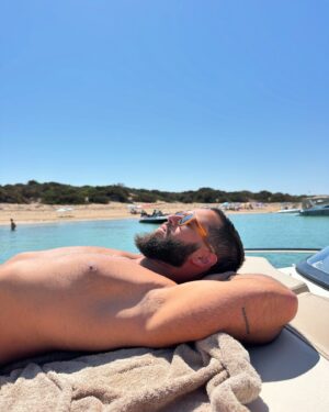 Vanessa Martins Instagram - Vim para a minha ilha preferida com a minha pessoa preferida. Que felicidade ter tudo o que preciso para ser feliz na mesma pessoa. Os dias são quentes como a noite. A temperatura da água é sempre incrível…Formentera é uma ilha mágica. ❤️