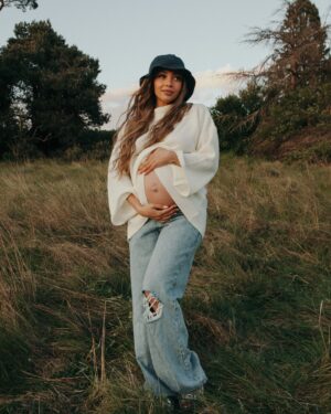 Vanessa Morgan Instagram - So in love with this man, our family of 4 coming this month. 🤰🏽#2 🫶🏽 Suprise! Thank you GOD. 

📷 @jordanvoth