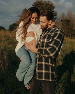 Vanessa Morgan Instagram - So in love with this man, our family of 4 coming this month. 🤰🏽#2 🫶🏽 Suprise! Thank you GOD. 

📷 @jordanvoth
