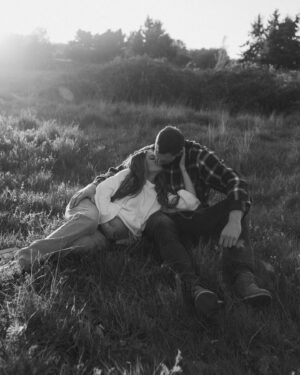 Vanessa Morgan Instagram - So in love with this man, our family of 4 coming this month. 🤰🏽#2 🫶🏽 Suprise! Thank you GOD. 

📷 @jordanvoth
