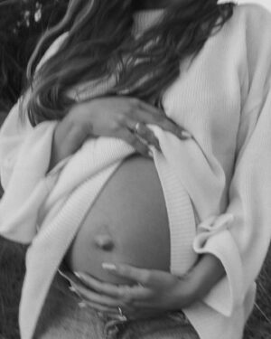 Vanessa Morgan Instagram - So in love with this man, our family of 4 coming this month. 🤰🏽#2 🫶🏽 Suprise! Thank you GOD. 

📷 @jordanvoth
