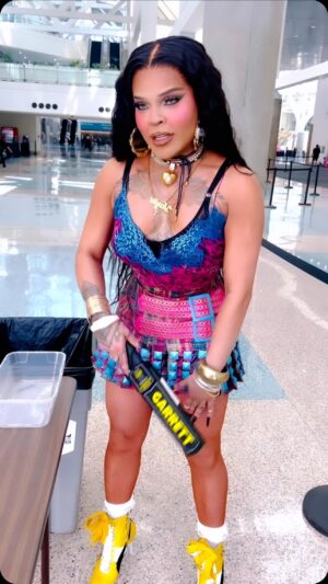 Vanessa Vanjie Mateo Instagram - Kia detector for Dragcon. They let me in 👀 
They was being strict I heard lol