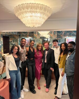 Vanessa Williams Instagram - Can’t say thank you enough to this team. There’s nobody I’d rather BOP! with. 

Music Video Producers: @vanessawilliamsofficial @elizbizniz @ctdesignlv @modsquadrecordsllc
Music Video Production Coordinators: @its.kunmi @joekelly414
Music Video Production Assistants: @charlesedwardduffy @_____designedby
Music Video Production Company: Probably Me Productions LLC
Music Producers: @unclekipper @melholder  @lionbabe 
Music Video Director: @vanessawilliamsofficial & @lionbabe
Cinematography: @jeak
Editor: @thatguyjoeyd
Assistant Editor: @marqezzi
Talent: @vanessawilliamsofficial @lionbabe @chrisjparkinson @elishiaedwards @akeemellishyman @jeffhova @sammhow  @robertinabonano @gabrielmokake @harrietsamuelgra  @sadiejeanyyy 
Assistant Director: @top_tarasin
3rd Assistant Director: @esmemerrell
1st Assistant Camera: @ioanna_marti
2nd Camera: @marqezzi
BTS: @its.kunmi
2nd Gaffer: @lambbrothersltd & @_jameslamb_ 
Mod Squad IT Consultant: @acilegnasantos
VW Executive Assistant/ Album Logistics Coordinator: @entermissthang

Stylist: @vaanitaoakey
Stylist PA: @isobelsmart
Hair: @svenbayerbach
Hair Assistant @jvliolgvins
Makeup: @heidinorthmakeup
Venue: @thecoralroom at @hotelbloomsbury