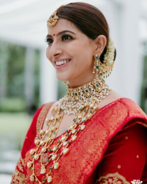 Varalaxmi Sarathkumar Instagram - I finally got my Fairytale Wedding..!!
My Prince asked me to marry him and I did..!!!
One day down and forever to go.!!
To Love,Laughter and Loads of food..!!
I love you Nicholai..

Thank you for making me feel like the world’s most beautiful bride 
@jayalakshmisundaresan 

Saree @cliosilk 
Jewellery @utharikha_jewellers 
Blouse @riya.preethi_designer 
Photography @theaaronobed 
Decor @white.reflections

#wedding #married
