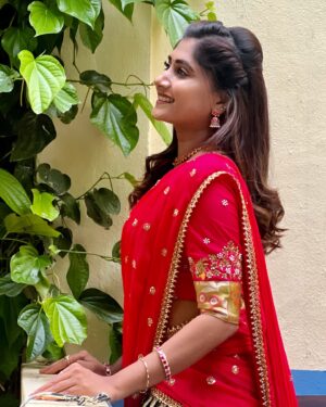Vasanthi Krishnan Instagram - ❤️❤️❤️❤️❤️❤️
.
.
.
.
.
Desginer @kadhambari_studio 👗👗❤️

#instrgram #instalike #instadaily #vk #vasanthikrishnan💗☺️😍 #cuteone #desginerwear #desginer #picofthefay📸 #telugupilla💥 #beautymakeup #trendingreels #pk