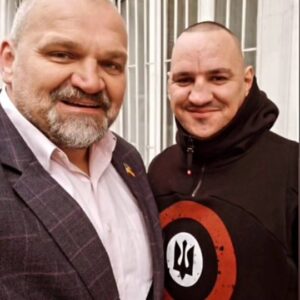 Vasyl Virastyuk Instagram - То вже така традиція, на фронті, в мирному Києві чи Івано-франківську, ми п'ємо смачну каву☕
@nazarii_kishak командир взводу кулеметників, 72 ОМБр ☠️