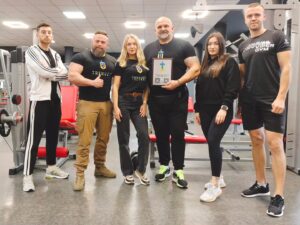 Vasyl Virastyuk Instagram - ДО РОДИНИ Trenvet UA ДОЛУЧИЛАСЬ ЗАКАРПАТСЬКА ОБЛАСТЬ 📌
 ✅ одразу дві мережі тренажерних залів @viper gym та @dart підписали меморандум📝 про співпрацю з Федерація стронгмену України та Звитяга Нескорених щодо реабілітації ветеранів та військовослужбовців через фізичну культуру та спорт💪

  Висловлюю особливу повагу та дякую за сприяння в підписанні Михайло Гал та Роман Зажирко 🤝🤝🤝
