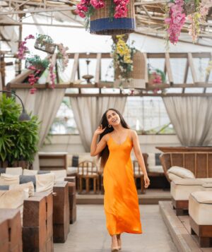 Veebha Anand Instagram - 🧡🍊🟠🔶

@deepak_das_photography @blush_on_by_shrutishah @timelessjewelsby_s @lavish_beauties_by_lavanya @truetrammtrunk 
@puneetgidwani @tendenza_media