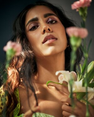 Veebha Anand Instagram - Rise above and just bloom🌷🌸🌼

@rachitvoraphotography @sanalakhanifashionstylist @blush_on_by_shrutishah @lavish_beauties_by_lavanya