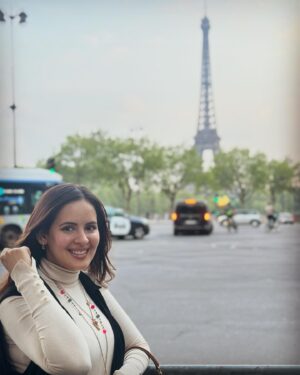Venus Singh Instagram - From Paris…..with love ♥️
&
croissants 😋
.
#paris #parisfrance #france #eiffeltower #eiffel #cityoflove #cityoflove❤️ #europe #europetravel #love #smile #shotoniphone #evening #holiday #visitfrance #parisolympics #olympics #paris2024