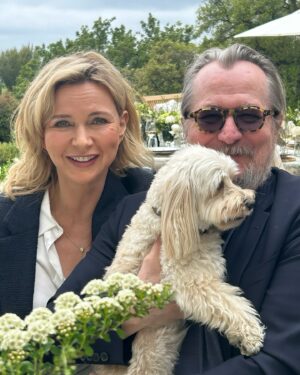 Veronica Ferres Instagram - Luna, her new friend Gary Oldman and me. 😉