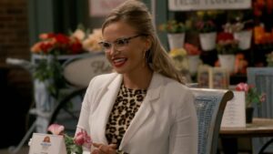 Veronika Dash Instagram - Throwback to playing the most fashionable nuclear scientist on @icarly 👩🏼‍🔬 Fabulous first date with @nathankress speaking the hilarious words of @mrdannyfern which also became a meme 🤣 I loved this show growing up, thanks for making my childhood dreams come true ♥️ @ali_schouten @mirandacosgrove @paramountplus #icarly #throwback #throwbackthursday