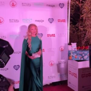 Veronika Dash Instagram - This is confirmation I need to play a superhero in 2024 ✨ Last night for the 10th annual @toysfortotsofficial charity winter wonderland 🎄 @amibaconsulting you guys threw an insane holiday party! ❄️ @jessicaangelcollection 👗 Glam @modern_glow_bar 📍 @flawlessfaces.la 💄 @anjela_kareyan x @bellamihair 💇‍♀️ #toysfortots2023