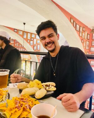 Victor Aguiar Instagram - Explorando os sabores de Lisboa 🍻🌭
.
.
.
.

#100MontaditosLisboa
#MontaditosTime
#LisboaEats
#TapasLovers
#FoodieInLisbon
#YummyMontaditos
#LisbonFoodScene
#TastyTreatsLisbon
#PortugueseFlavors
#MontaditosDelight