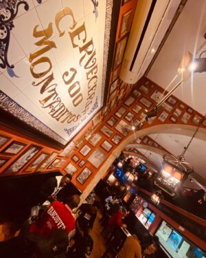 Victor Aguiar Instagram - Explorando os sabores de Lisboa 🍻🌭
.
.
.
.

#100MontaditosLisboa
#MontaditosTime
#LisboaEats
#TapasLovers
#FoodieInLisbon
#YummyMontaditos
#LisbonFoodScene
#TastyTreatsLisbon
#PortugueseFlavors
#MontaditosDelight