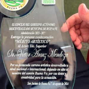 Victor Arauz Instagram - Hace unos días (el 7 de agosto) estuve en Buena fe por los 32 años de Cantonizacion!
•
Aquí les dejo unos momentos de tremenda fiesta que viví con amigos muy queridos a los que no veía hace rato! 
•
Solo diré que la pasé increíble. Que tuve una gran compañía @doritapalmundo 
Gracias siempre @dcanchundia por este hermoso detalle y gracias siempre @calobetto por ser mi hermano! ♥️🏅😊😎