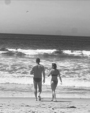 Victor Turpin Instagram - "QUE CHIMBA PARCE" Last day of StayCation with these annoying people, Can't wait for them to leave 🥹 @louiselombard @craigparkeractual @_alejandrolombard_ @rafaellalombard #beach #california #losangeles #family #staycation #love #latinx #brits #kiwis #quechimbaparce #colombiano #paisa