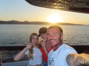 Victoria Beckham Instagram - Happy summer!! Kisses @davidbeckham @romeobeckham @cruzbeckham #HarperSeven x Miss you @brooklynpeltzbeckham @nicolaannepeltzbeckham xx