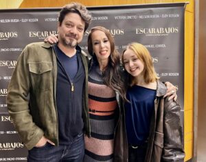 Victoria Onetto Instagram - Con localidades agotadas anoche vibramos con Escarabajos 🪲 
Gracias a todos los directivos y a sus trabajadores del @centroculturaldelacooperacion por recibirnos con tanto cariño .
Feliz de compartir escena con estos queridos compañeros en esta obra maravillosa de @pachoodonnell Escarabajos 🪲 

El teatro es el lugar por excelencia en donde la cultura esta más viva que ¡nunca!

❤️ Gracias a todos los espectadores que nos acompañan y llenaron la sala del @centroculturaldelacooperacion 
Gracias a todos los amigos y amigas que ayer vinieron!
Y especialmente a mi familia que me acompaña y apoya en todo lo que hago ❣️

¡¡Viva el teatro!! 🎭👏🏽
Actriz ❣️

@juanmanuel____correa @nelsonorueda @eloyrossen_ @nacho_esbo @escarabajosok