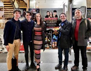 Victoria Onetto Instagram - Con localidades agotadas anoche vibramos con Escarabajos 🪲 
Gracias a todos los directivos y a sus trabajadores del @centroculturaldelacooperacion por recibirnos con tanto cariño .
Feliz de compartir escena con estos queridos compañeros en esta obra maravillosa de @pachoodonnell Escarabajos 🪲 

El teatro es el lugar por excelencia en donde la cultura esta más viva que ¡nunca!

❤️ Gracias a todos los espectadores que nos acompañan y llenaron la sala del @centroculturaldelacooperacion 
Gracias a todos los amigos y amigas que ayer vinieron!
Y especialmente a mi familia que me acompaña y apoya en todo lo que hago ❣️

¡¡Viva el teatro!! 🎭👏🏽
Actriz ❣️

@juanmanuel____correa @nelsonorueda @eloyrossen_ @nacho_esbo @escarabajosok