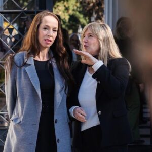 Victoria Onetto Instagram - Junto a la queridísima @crisalvarezrod estuvimos en la celebración de la misa en conmemoración del 72° aniversario del fallecimiento de #Evita en le Cementerio de Recoleta. 

Emocionante mañana homenajeando a nuestra Abanderada de los Humildes quien aún hoy nos continúa iluminando y mostrando el camino. A 72 años de su paso a la Inmortalidad, Eva nos inspira y nos sigue contagiando la valentía y el coraje para construir la patria que tanto soñamos: con más derechos, más libre y más igualitaria.

¡Evita vive en nuestros corazones! ♥️

#EvaEterna @kicillofok
