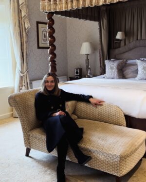 Victoria Pendleton Instagram - This is my kind of eat 🍴 sleep 🛏 excercise 🐎🚲🚣🏻👟🛶 repeat... with a touch of pampering 🧖🏼‍♀️

As the weather improves and a summer full of sport inspires, I wanted to share my recent adventure with @pobhotelsuk ✨ I headed off on an active British break in the Cotswolds, where I revisited some of my favorite sports at some of the very best independent hotels. I love giving every sport a shot—there’s no need to be an expert, just #getsetandgo.

🚲 @the_painswick
👟 @calcot_and_spa 
🐎 @lucknam_park
🛶 @royalcrescent_hotel
🚣🏻‍♀️ @therelaishenley

#pobhotels #openthedoortoinspiration #mountainbiking #horseriding #kayaking #training #rowing #cantsitstill #summerofsport #keepingbusy #spa #relax #activebreak #exploringtheuk