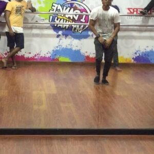 Vijay Varma Instagram - Throwback to a few songs I’ve thoroughly enjoyed choreographing and dancing to. Turns out they all happened to be by one of my favourites, rockstar @anirudhofficial ♠️ let me know which one’s your favourite ✨ #idancemyway