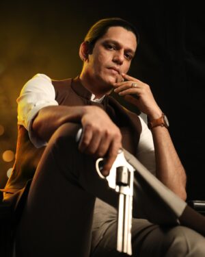 Vijay Varma Instagram - Thank you for the crazy love ♥️
Mirzapur fandom is truly unparalleled 🔪
@yehhaimirzapur @primevideoin @excelmovies
Pics @nishasinghnegi_