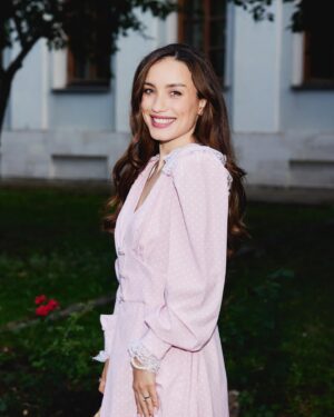 Viktoriya Dayneko Instagram - Очень красивый вечер был вчера в Доме Пашковых в честь показа @mastersuit Evening Essentials. 
Фото @sasha_murashkin и @kuterin_roman 
Платье @juliettdor
