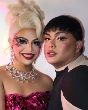 Viñas Deluxe Instagram - Pangmalakasang makeup hatid nang nagiisang @tinydeluxxe ! Uber sa talent tong baklang twoah! 
Watch our latest vlog! Nasa taas ang link hehe