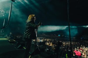 Vince Neil Instagram - Calgary and Ottawa were awesome 🇨🇦 Great to see so many of you at the shows!! 🔥 We’ll be back!! 🙌 

📸 : @danladue