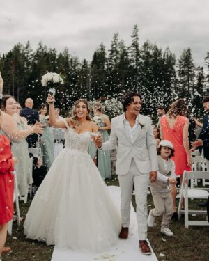 Vincent Julien Instagram - Mr. & Mrs. Cloutier l 09.09.2023

📸: @dominicsauvageauphotographe 

Remerciements particulier à @hoteldudomaine pour leur accueil chaleureux. 

Un merci spécial aussi à : 
Organisatrice de mariage: @vickyfortin @c.r.e.a.t.i.o.n.v 
Styliste :  @boutique_ernest 
Ciel étoilé : @dekorrt
vidéoclip : @_laclic_ 
Fleuriste : @fleuristetesfleurs 
Coiffure : @pause._.coiffee 
Make up : @misslala_makeup 
💍 : @diamondsfactoryworld 
🎹🎻 : @boaexperience 
super gardienne : @lolomaheu_ 
DJ et animation: @gabjasmin @jhcimon 
Mon pote 💿: @its_benjamiin