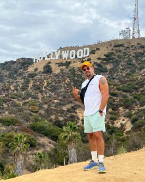 Vincent Laresca Instagram - From #queens to #hollywood first time I ever did the hike to sign😊