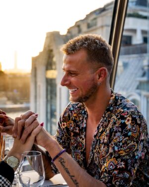 Vincent Shogun Instagram - Mon rayon de soleil c’est toi☀️❤️#mavie #mondouble @cleahnf @timmwin best réa de Paris