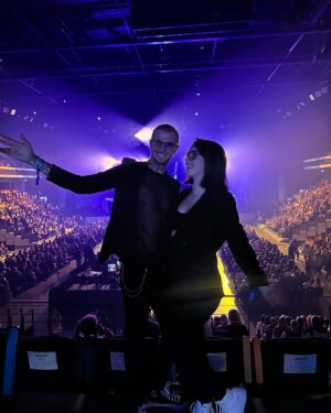 Vincent Shogun Instagram - Merci @reimsarena merci @villedereims pour créer et réinventer la ville de Reims. Une salle grandiose pour des événements réussis. N’hésitez pas à suivre leurs comptes Instagram pour ne rien louper ! 💫 #reimstourisme #reimsquipétille