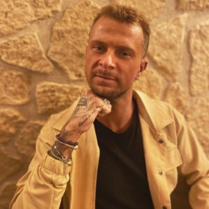 Vincent Shogun Instagram - La meilleure revanche est de passer à autre chose et de continuer de réussir. Ne donnez jamais à quelqu’un satisfaction de vous voir tomber ou souffrir. #revenche #amoureux #tvshow #truestory #believe #pourvous #casaamici restaurant joinville le pont.