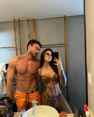 Vini Büttel Instagram - Primeiro dia dessa pausa da realidade para viver um pouco do paraíso♥️🏝️ @pousadamorena
