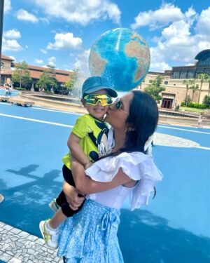 Vinny Arora Instagram - The first & only Disney- Sea in the world 🌊 
Never getting enough 🤩🥰