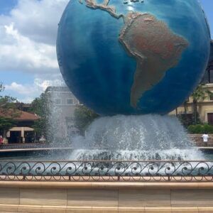 Vinny Arora Instagram - The first & only Disney- Sea in the world 🌊 
Never getting enough 🤩🥰