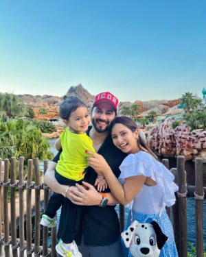 Vinny Arora Instagram - The first & only Disney- Sea in the world 🌊 
Never getting enough 🤩🥰