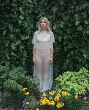 Virginie Conte Instagram - 🌿 In my secret garden with @maisonmoem