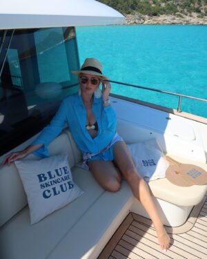 Virginie Conte Instagram - 💙 Blue crush alert @falconeriofficial