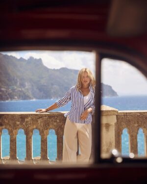 Virginie Efira Instagram - @marieclairefr 💙☀️ @lancomeofficial 
📸 @guylowndes