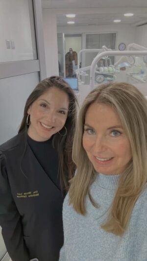 Viviana Nunes Instagram - Con mi querida @dra.nlevi en su consulta conociendo los tratamientos que ofrece para vernos y sentirnos bien. 🤩 #belleza #mujer #salud