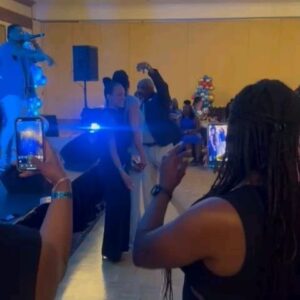 Vivica A. Fox Instagram - GM Dawlings! Well hello there SASSY 60! Had a BLAST celebrating my 60th Bday in my hometown Indpls,Ind Hosted by my boy @Garygthangjohnson This year we decided to do our #LEONATION celebration event at da crib w family & friends! Much LUV to da HANDSOME @justrl 4 ya AWESOME performance! Thanks to AWESOME @therealdougefresh 4 ya Bday luv video! LUVS YA TONS Sis @loveazja & @princessimanjoelle 4 ya bday video! HAPPY BLESSED BIRTHDAY Brotha @marv_fox & Cuzin @aleoslyfe THANKS 4 MY FABULOUS GIFTS FROM MY GUESTS ESPECIALLY @candyicejewelry @zsazsanelson & @litarichardson 4 my beautiful flowers! Rocking @nadinemerabi jumpsuit @Candyicejewelry Makeup @Nadji_@nadjj_symone Hair @bossssprincess #LifeIsGood #GodIsGood #Blessed #Respect #GurlPower #VivicaFoxHair #TeamVivica #TeamFox #MyGrindDontStop #LegitimateCareers #BossMoves #LoveWins #Actress #Producer #Director #Host #Author #FINERWOMANHOOD #NAPTOWNFINEST #SASSYSIXTY #CLASSICBADCHICKS #LEONATION 🔥💙🤍👸🏽🫅🏽🦁🎂🎉🥂🔥