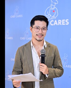 Vivid Bavornkiratikajorn Instagram - ดีใจกับน้องๆเหล่า dreamers ทุกคนกับโครงการ ' Chef Cares dreams academy ในseasonที่3 ด้วยนะครับ ได้เป็น chef แล้ว 👏👏👏
ผมมีโอกาสได้มาเป็นพิธีกรทั้ง3season ได้เห็นน้องๆประสบความสำเร็จ ขอให้น้องๆตั้งใจทำให้เต็มที่ ขอบคุณโครงการดีๆนี้ที่ช่วย 'สานฝันปั้นเชฟ' มาตลอด3season ที่ผ่านมา ช่วยให้น้องๆได้มีอาชีพที่ดีครับ 
ขอขอบคุณคุณ มาริสา เจียรวนนท์ ที่เป็นผู้ริเริ่มโครงการดีๆแบบนี้ รวมถึงผู้ใหญ่ใจดีทุกท่านที่สนับสนุนน้องๆครับ 😊🙏🤍 

#chefcares #cpall