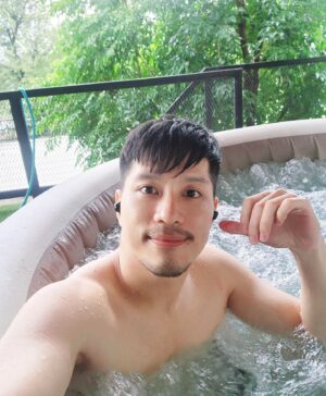 Vivid Bavornkiratikajorn Instagram - ฟ้าฝนไม่เป็นใจ อดสอนเทนนิส เลยมาแช่น้ำซักนิด แล้วคิดถึงเธอ 💦💦🤤🤩🤪❤️ 
#chill #relax #home #happy #pool