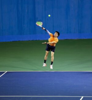Vivid Bavornkiratikajorn Instagram - 'Keep the eyes on the ball🎾' ก็ว่าทำไมวันนั้นตีเสียหลายลูก 555 (มองแต่ทางไม่มองบอล😁) 

ขอบคุณรูปภาพสวยๆจากทีมงานพี่กรด้วยครับ 😊🙏🫰 @kornnarongdej
(รูปเยอะมาก ทะยอยลง) 
#tournamentofhope #tennis #charity #happy
#ตี๋วิวิศน์นักเทนนิสพเนจร