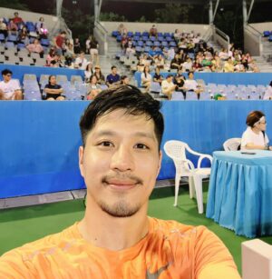 Vivid Bavornkiratikajorn Instagram - 'กีฬา' นำพาให้เรามาร่วมทำบุญกัน 🎾😊🙏🫰🫰
หนุกมากครับ มันส์ ฮา พี่ๆน้องๆตีเก่งทุกคนเลย (ถ่ายตอนแทน @taen_tawan กับน้อง ณภัทร เจ้าภาพงาน @napatnarongdej กำลังเดี่ยวกันอยู่ เก่งมาก ระดับแข่งขันอาชีพ 👍) 
ขอบคุณกิจกรรมดีๆในครั้งนี้นะครับ @kornnarongdej @sriritajensen 😊🙏(พี่ริต้าสวย หุ่นดีมากครับ อิอิ 😊👍
ขอบคุณพี่เอกกี้ที่ชัก- ชวน ผมมาในงานนี้ด้วยครับ 😁🙏
ขอบคุณแฟนๆ ที่มาให้กำลังใจ และร่วมบริจาคนะครับ เชียร์สนุกมาก 55 สาธุ 😊🙏

(ใครมีรูป หรือคลิปแจ่มๆ ช่วยส่งมาได้นะครับ อิอิ 😁🫰) 
#tennis #happy #charity 
#มูลนิธิโรงพยาบาลเด็ก